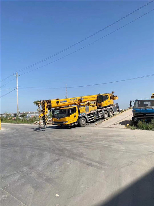 刚察县吊车作业时，可能会产生哪些额外收费项目？