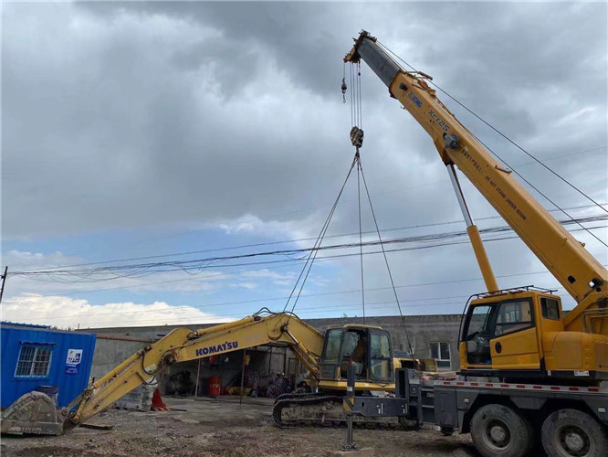 刚察县25吨吊车的工作半径是多少？